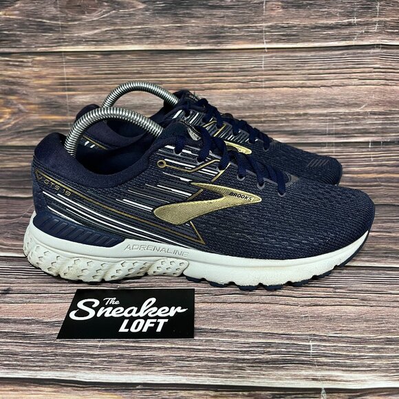 Athletic_Shoes